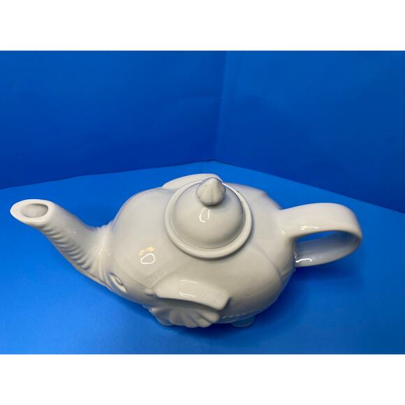 White Porcelain Elephant Teapot, Cordon Bleu, Collectible, Good Luck Decor - Picture 3 of 8